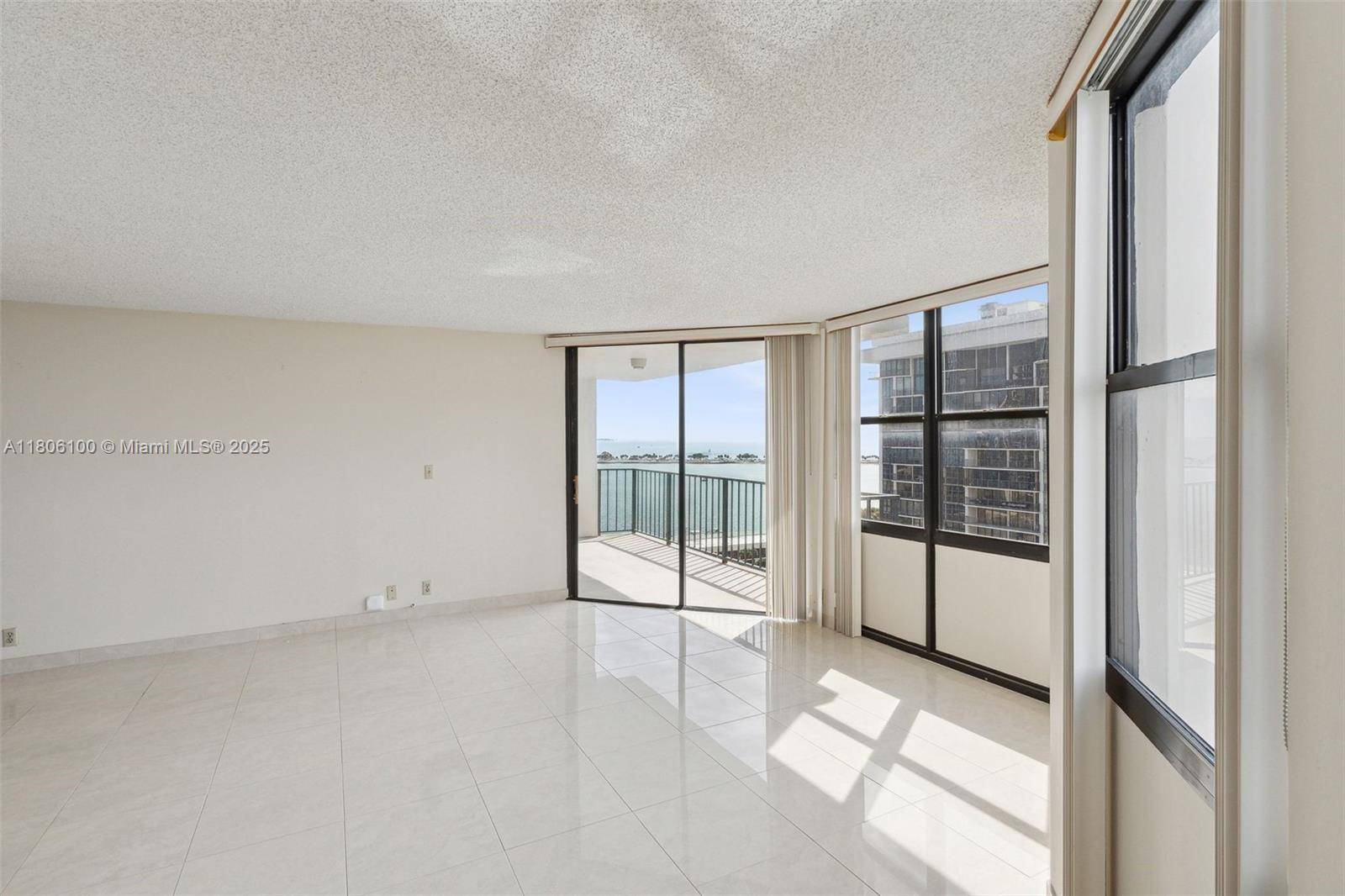 Miami, FL 33129,1901 Brickell Ave #B1408