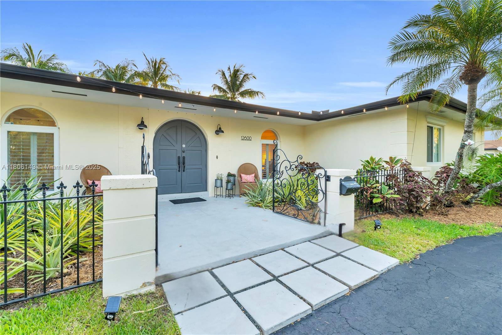 Pinecrest, FL 33156,12600 SW 70th Ave