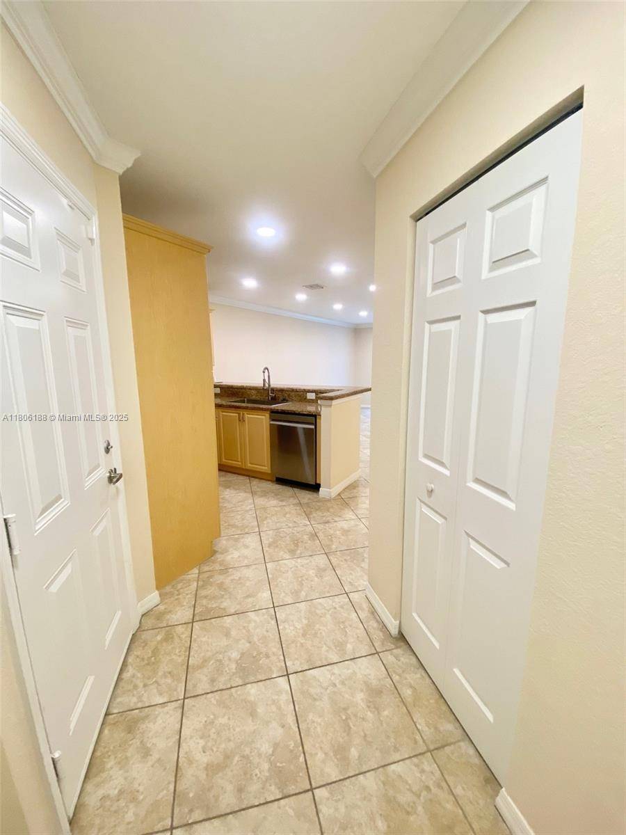 Davie, FL 33314,4935 SW 66th Ter #4935