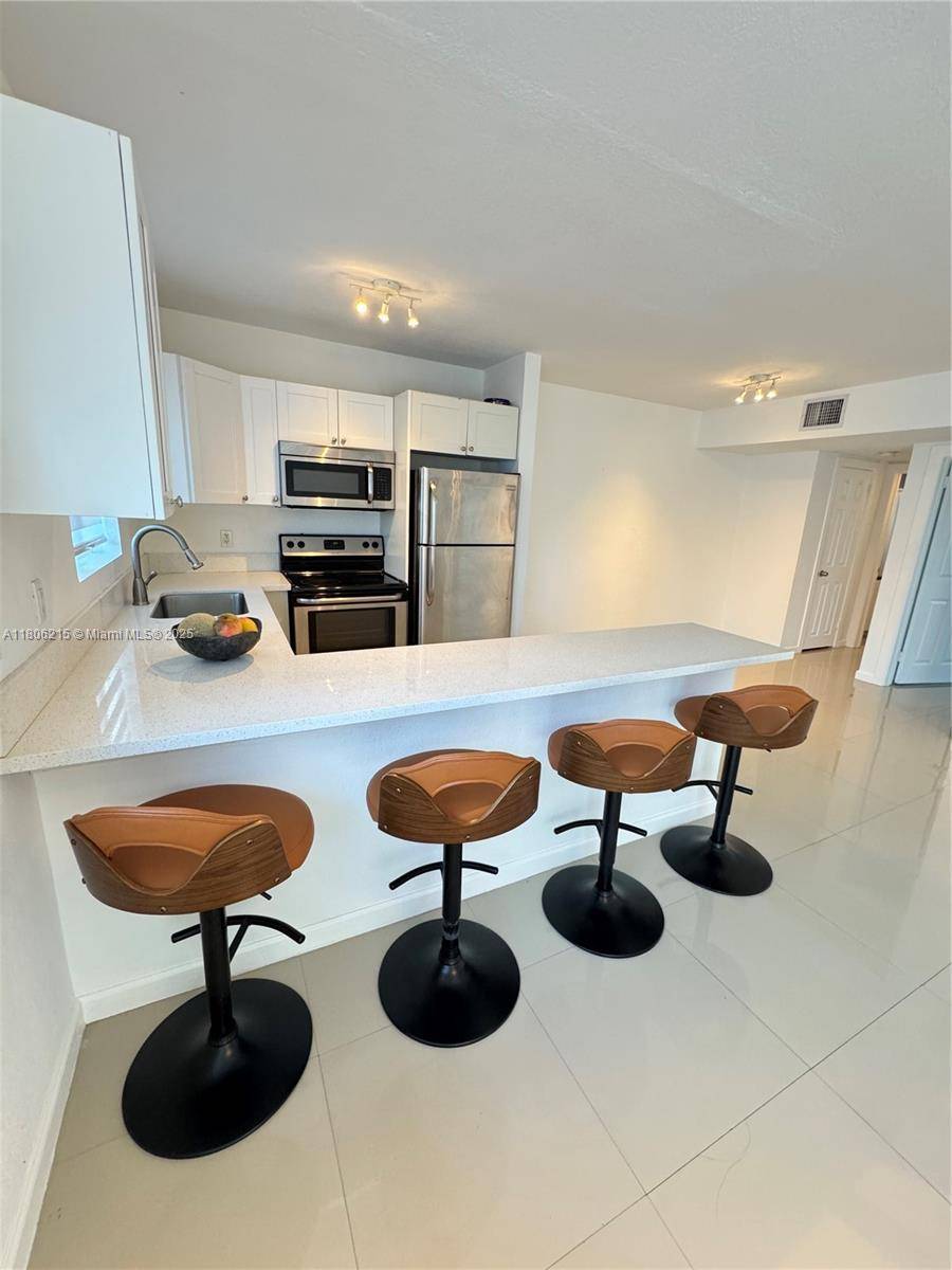 Miami Beach, FL 33141,8035 Crespi Blvd #13