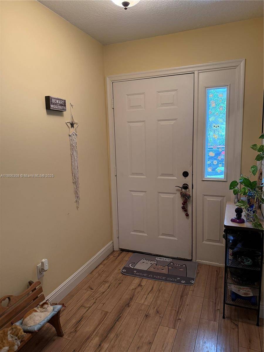 Homestead, FL 33033,737 SE 22nd Dr