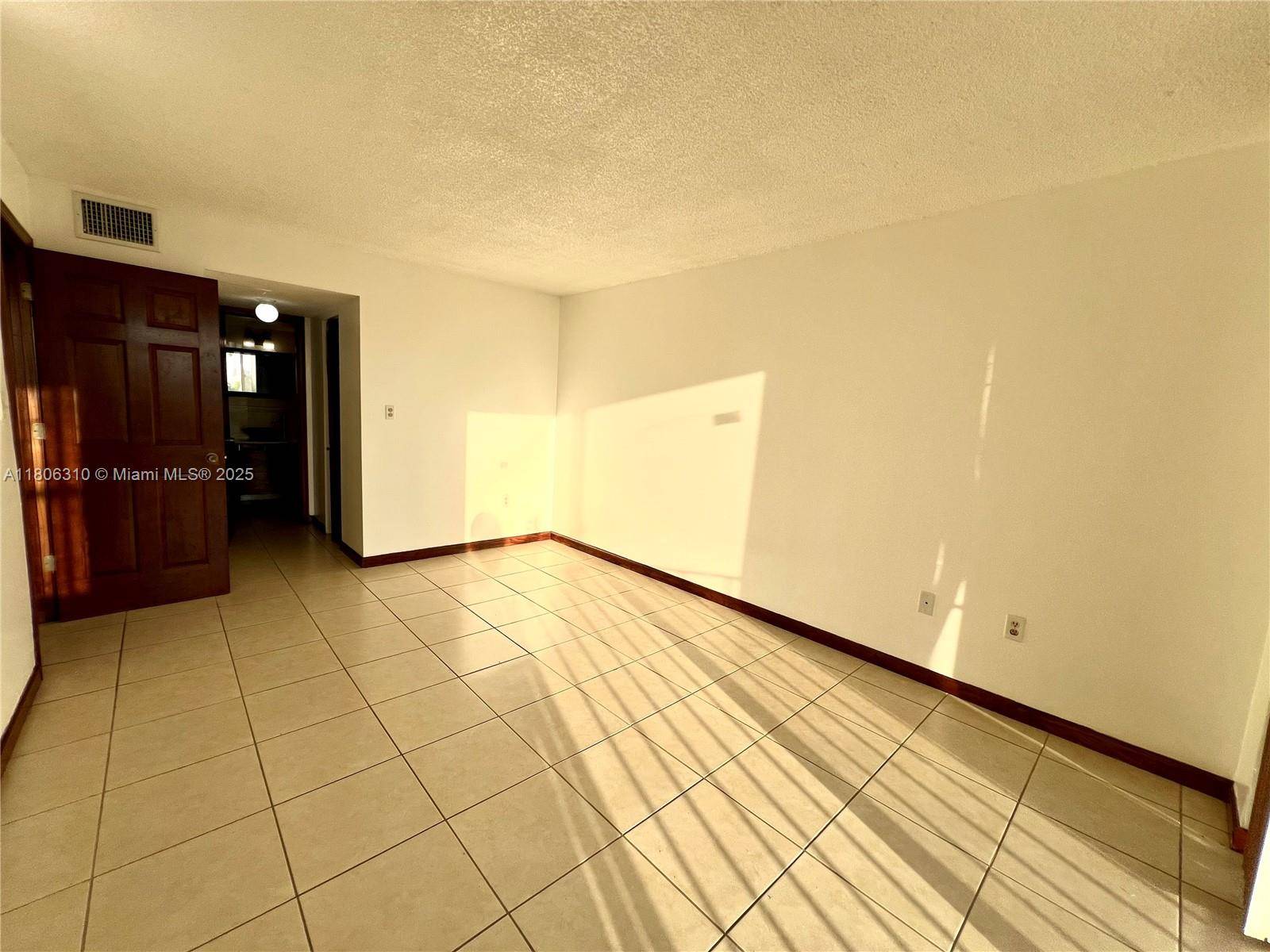 Hialeah, FL 33012,4675 W 18th Ct #308
