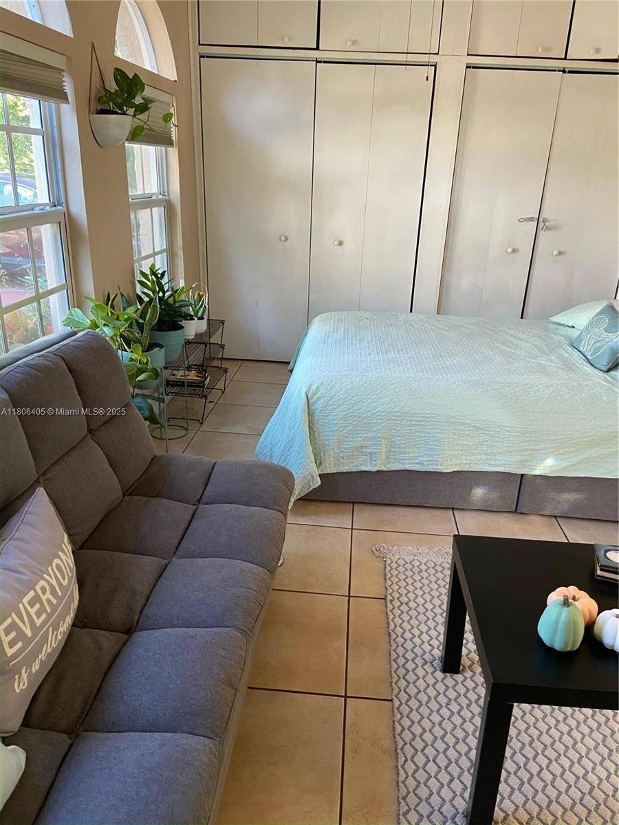 Miami, FL 33135,1678 SW 11th St #Efficiency