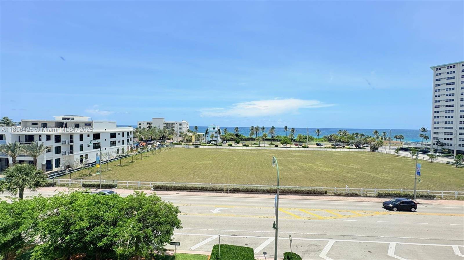 Lauderdale By The Sea, FL 33308,4117 Bougainvilla Dr #508