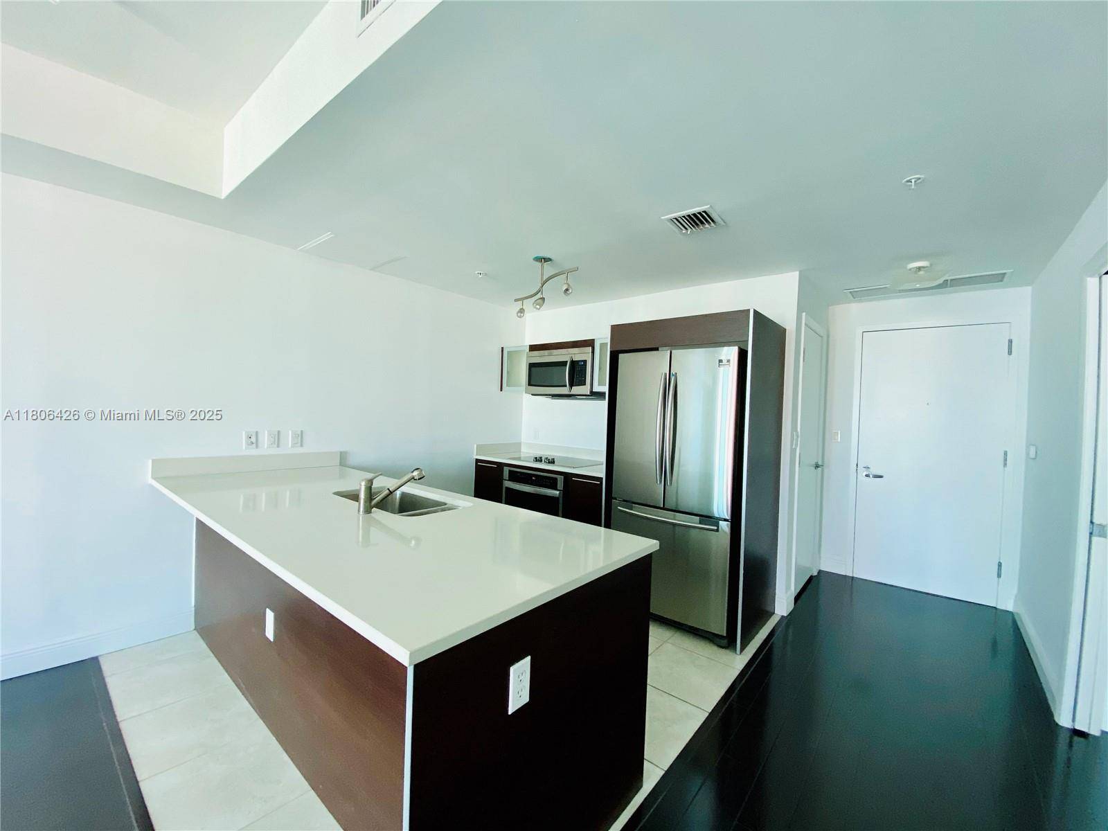 Miami, FL 33132,1900 N Bayshore Dr #4708