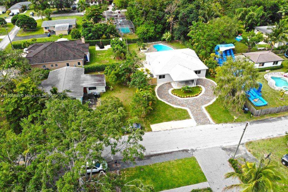 South Miami, FL 33143,6634 SW 76th Ter