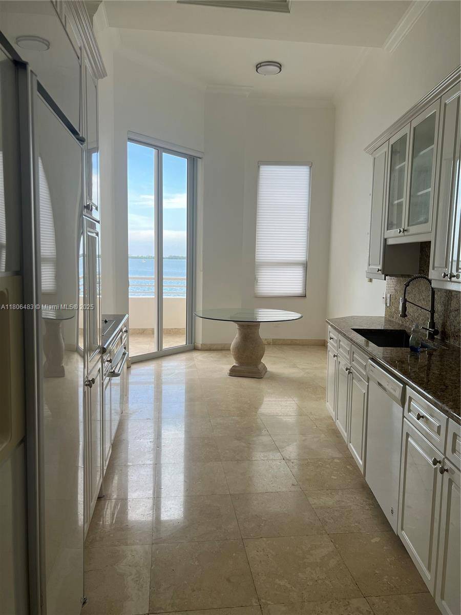 Miami, FL 33131,808 Brickell Key Dr #404