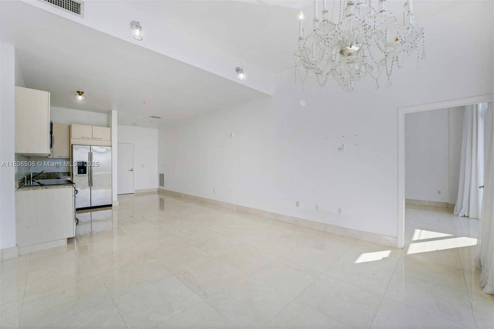 Miami Beach, FL 33139,2001 Meridian Ave #516