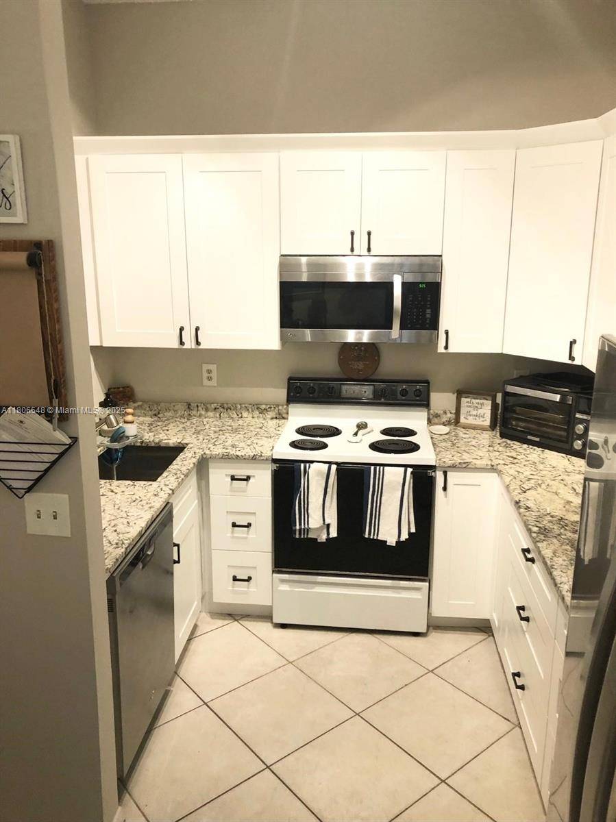 Plantation, FL 33322,10791 NW 14th St #298