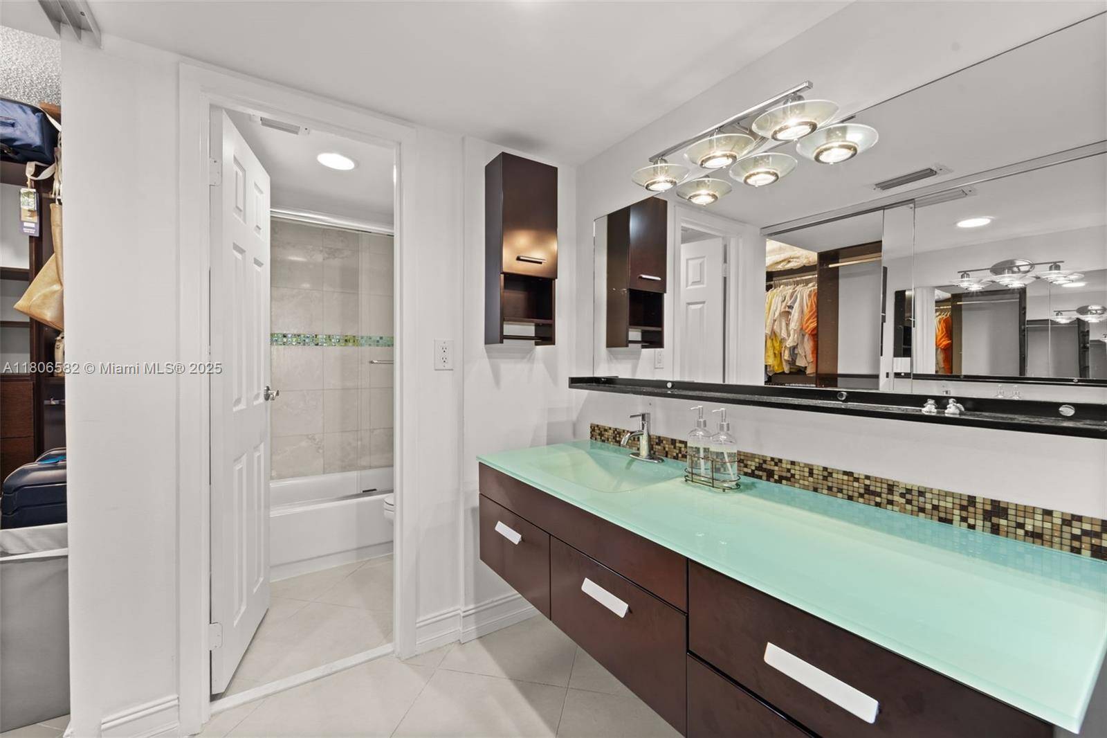 Sunny Isles Beach, FL 33160,100 Bayview Dr #1219