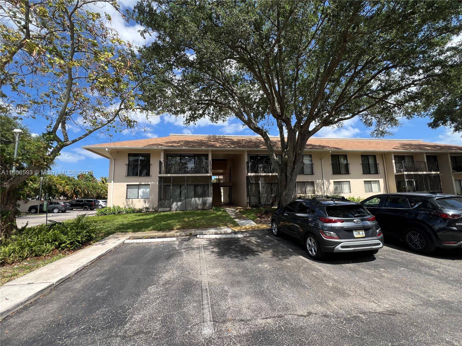 Hollywood, FL 33023,5841 Washington St #61
