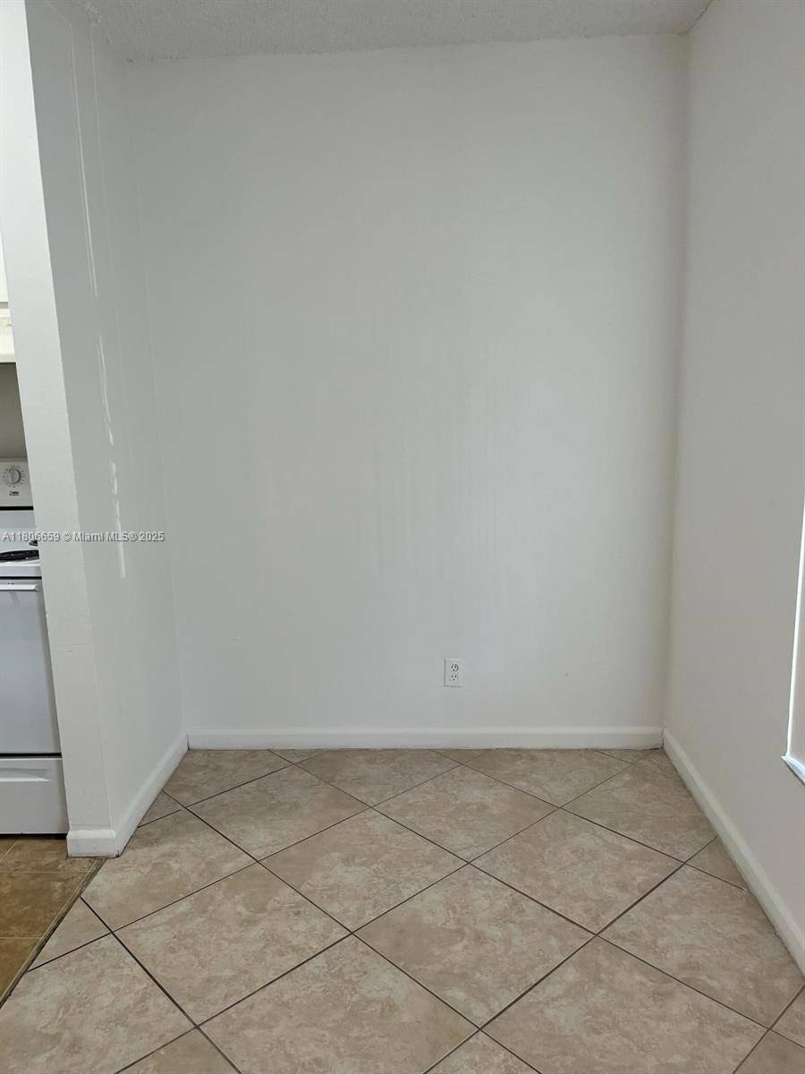 Sunrise, FL 33351,4017 N University Dr #210