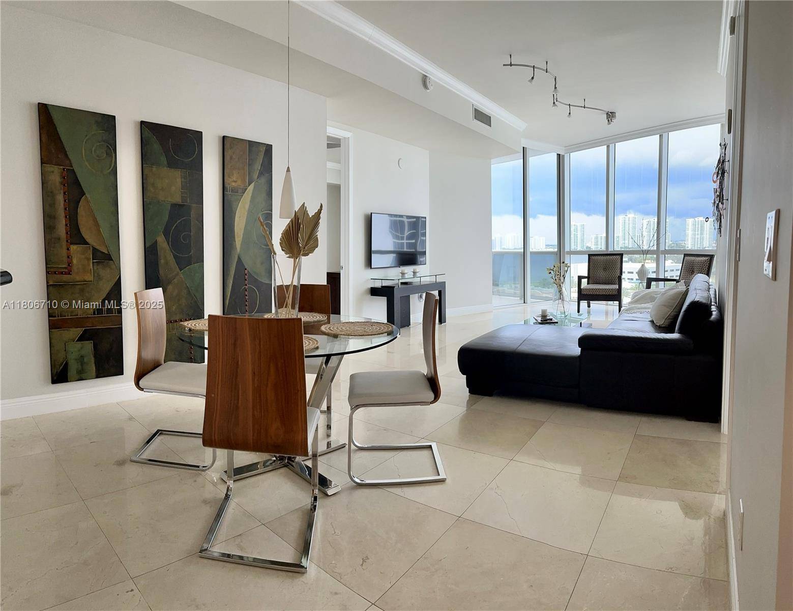 Sunny Isles Beach, FL 33160,18101 Collins Ave #1108