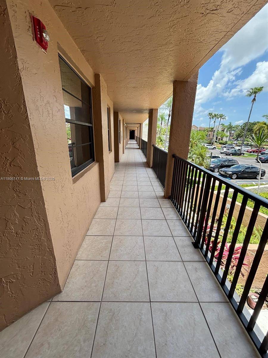 Tamarac, FL 33321,7443 Fairfax Dr #208