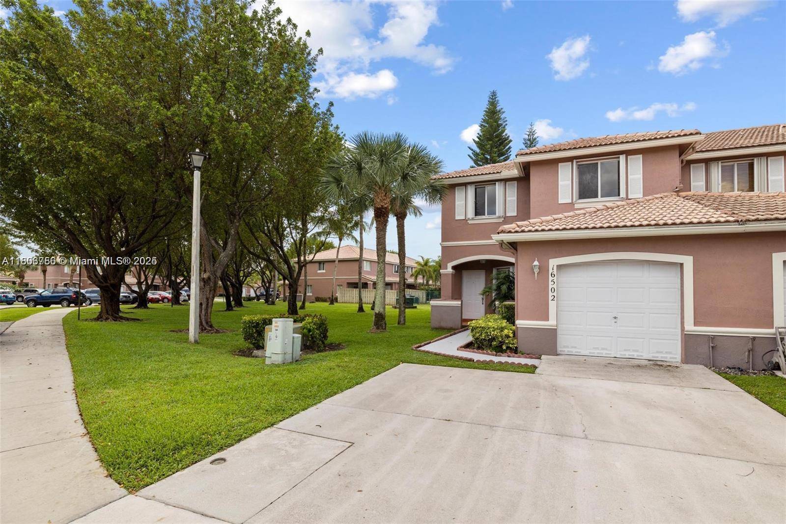 Miami, FL 33193,16502 SW 68th ter
