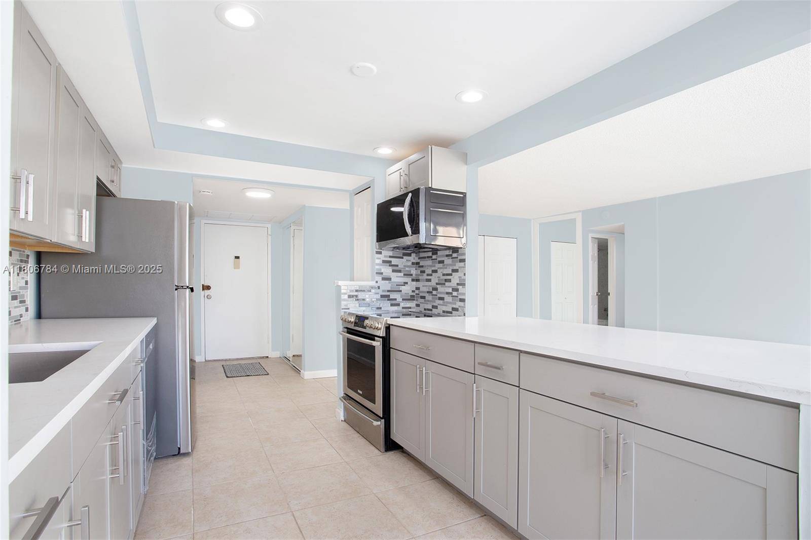 Hallandale Beach, FL 33009,601 Three Islands Blvd #217