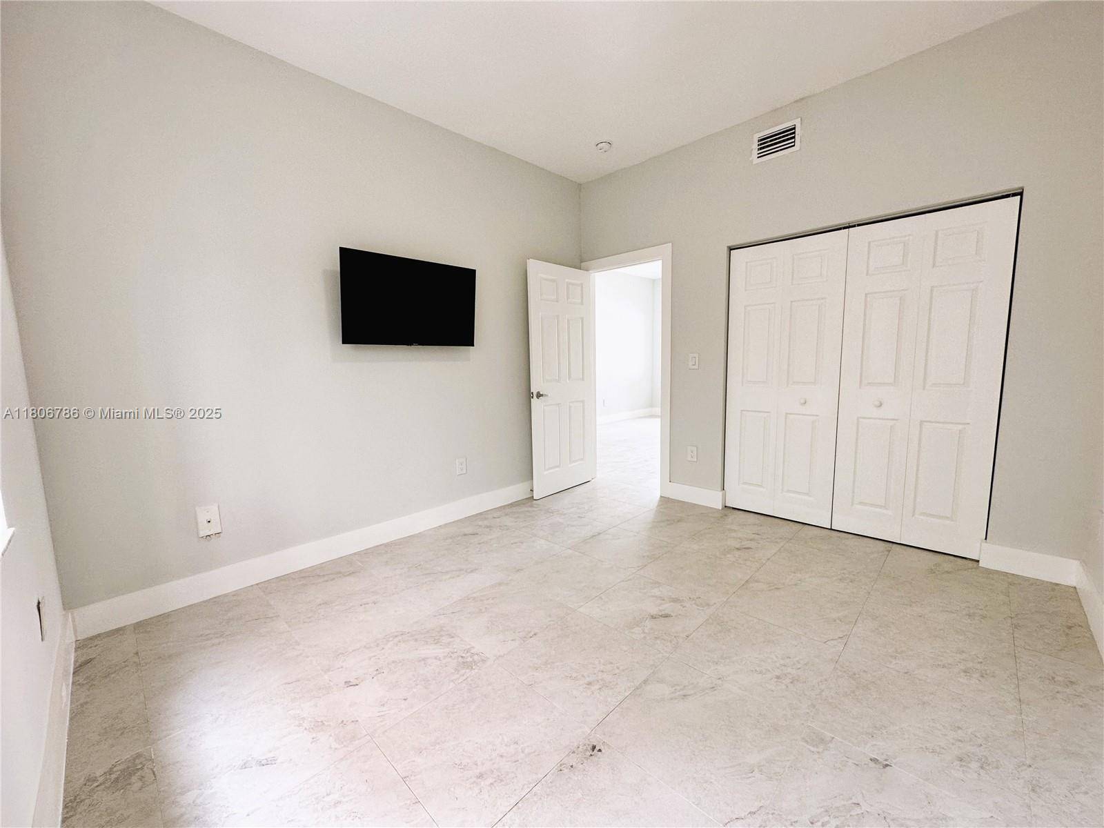 Miami, FL 33135,842 SW 14th Ave #5