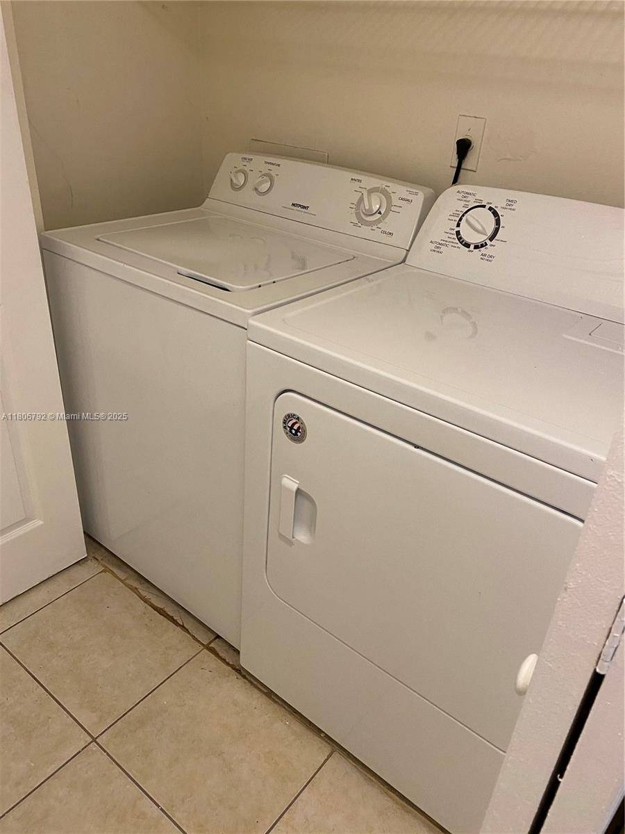 West Palm Beach, FL 33409,4151 San Marino Blvd #207
