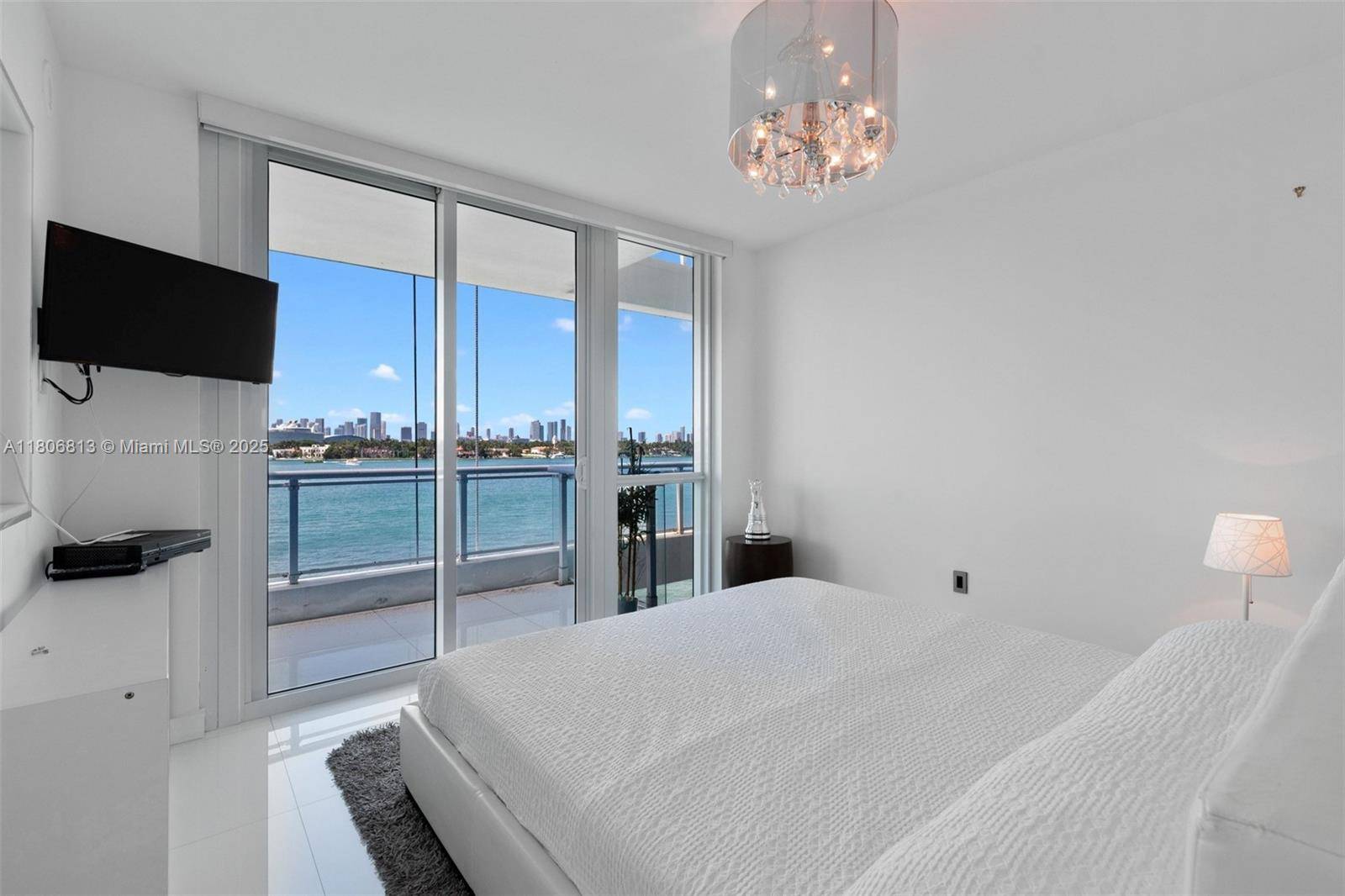 Miami Beach, FL 33139,540 West Ave #513