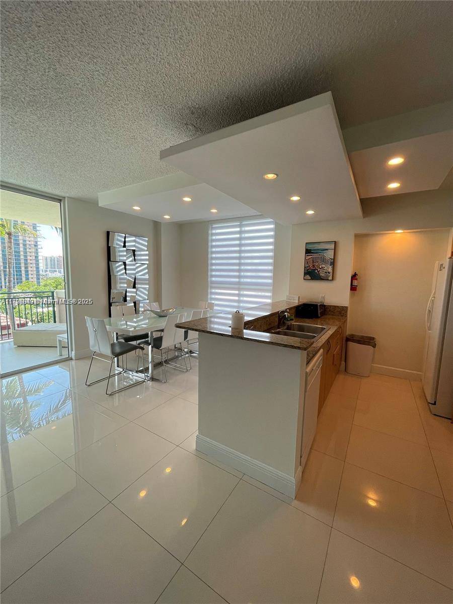 Sunny Isles Beach, FL 33160,17555 Atlantic Blvd #702