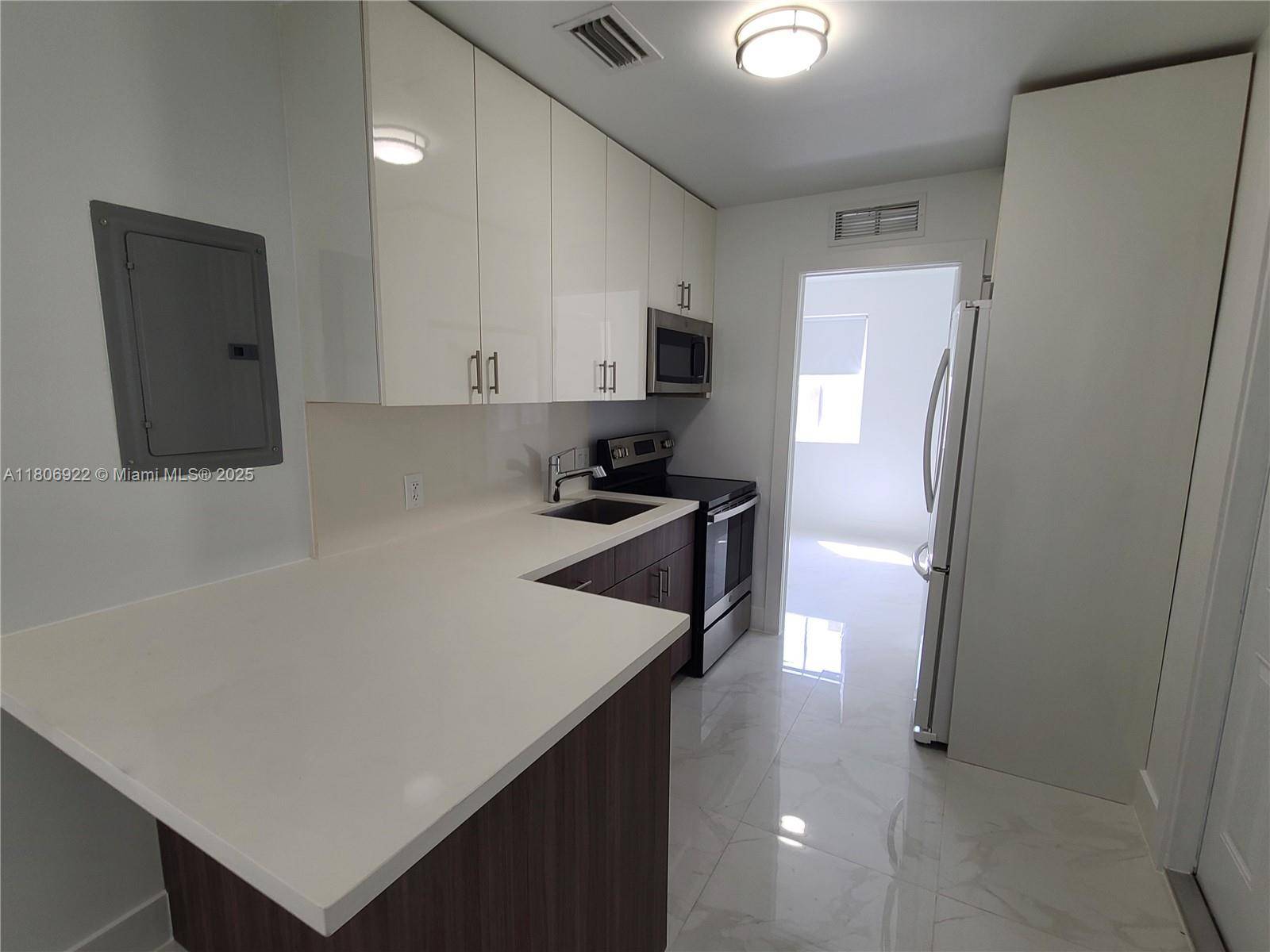 Miami, FL 33136,1646 NW 1st Pl #2