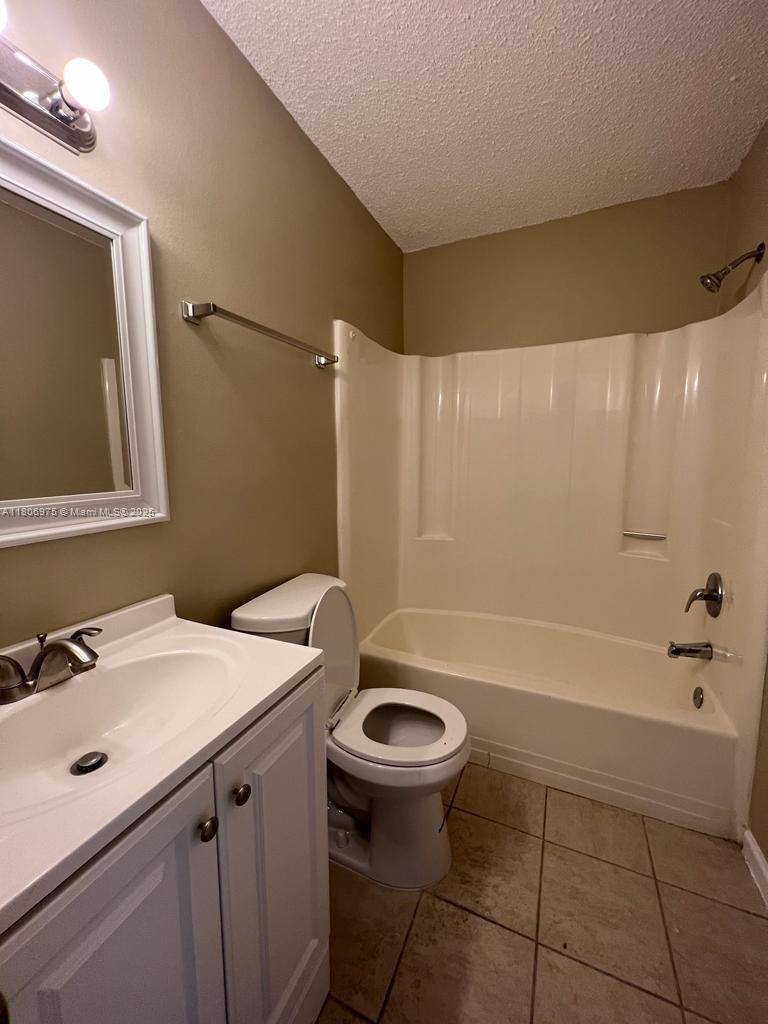 Fort Pierce, FL 34982,617 Ixoria Ave #18