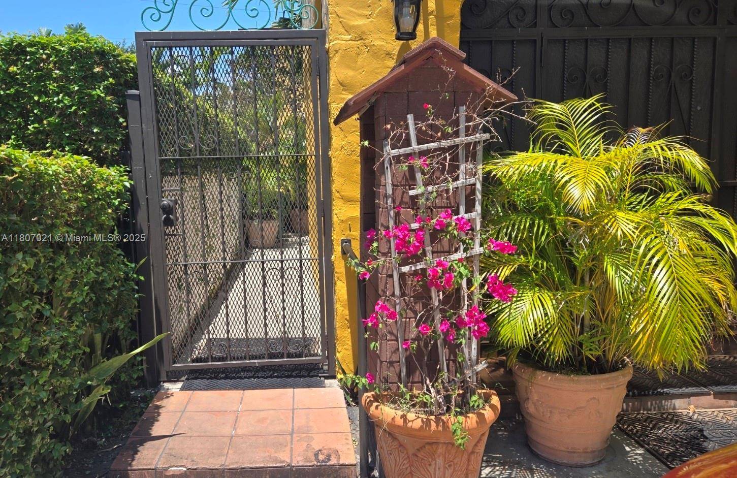 Coral Gables, FL 33134,1222 Salzedo St #4