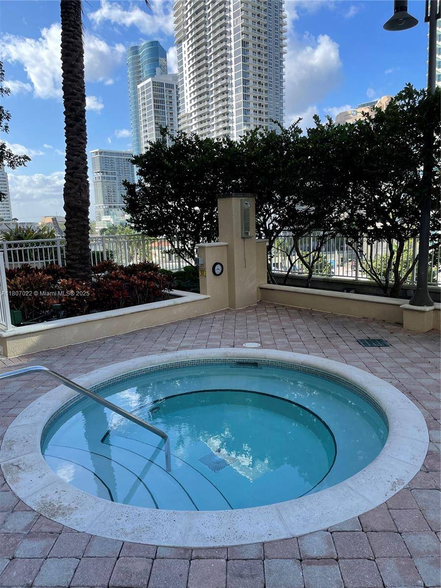 Fort Lauderdale, FL 33301,511 SE 5th Ave #806
