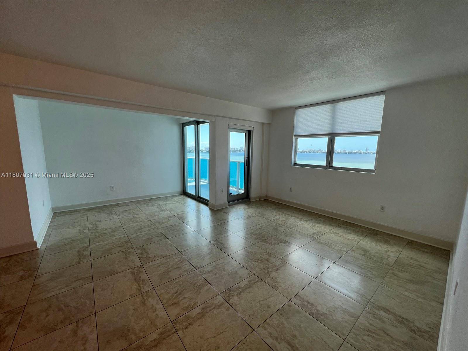 North Bay Village, FL 33141,7501 E Treasure Dr #9D