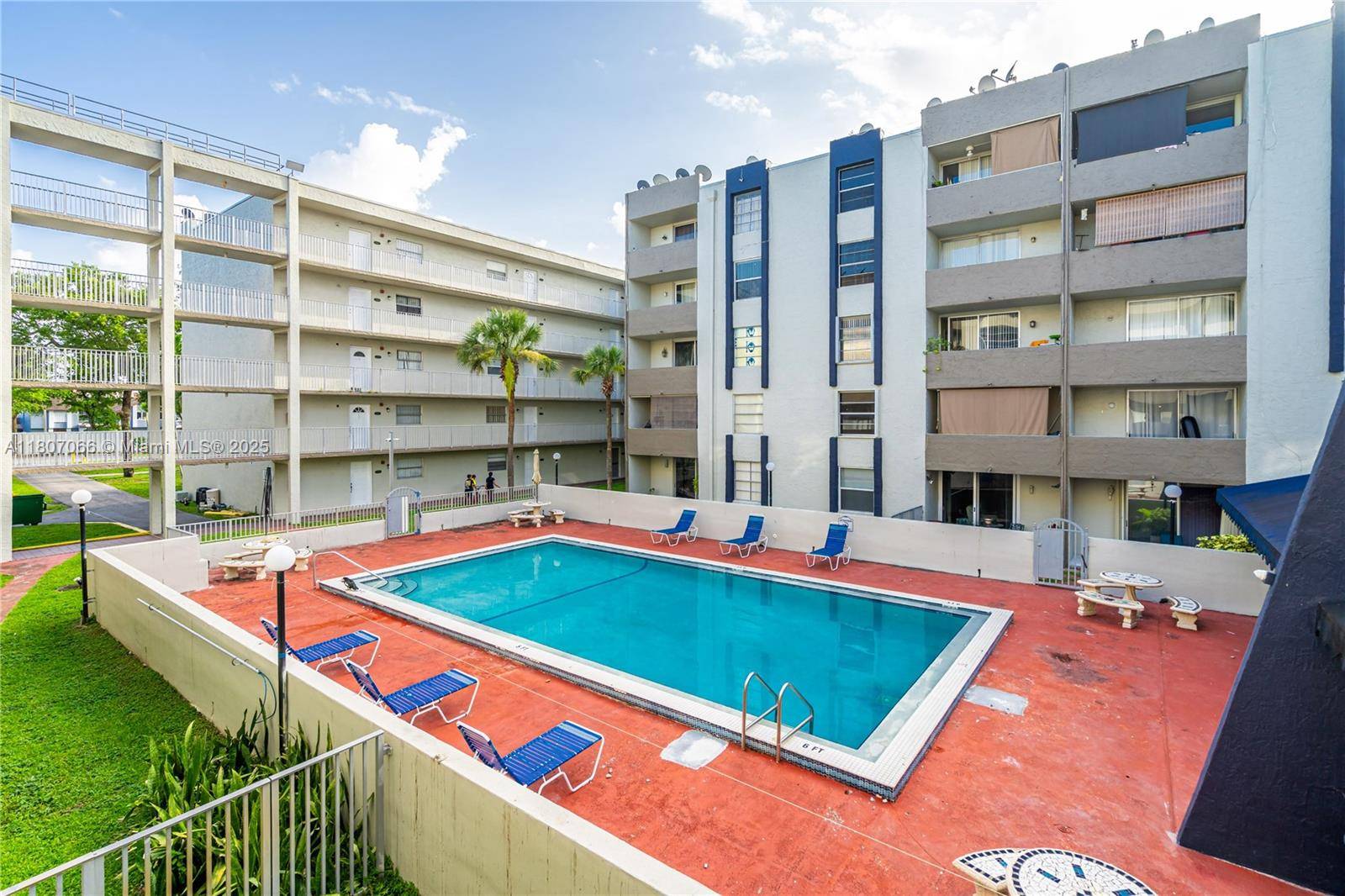 Hialeah Gardens, FL 33016,10000 NW 80th Ct #2247