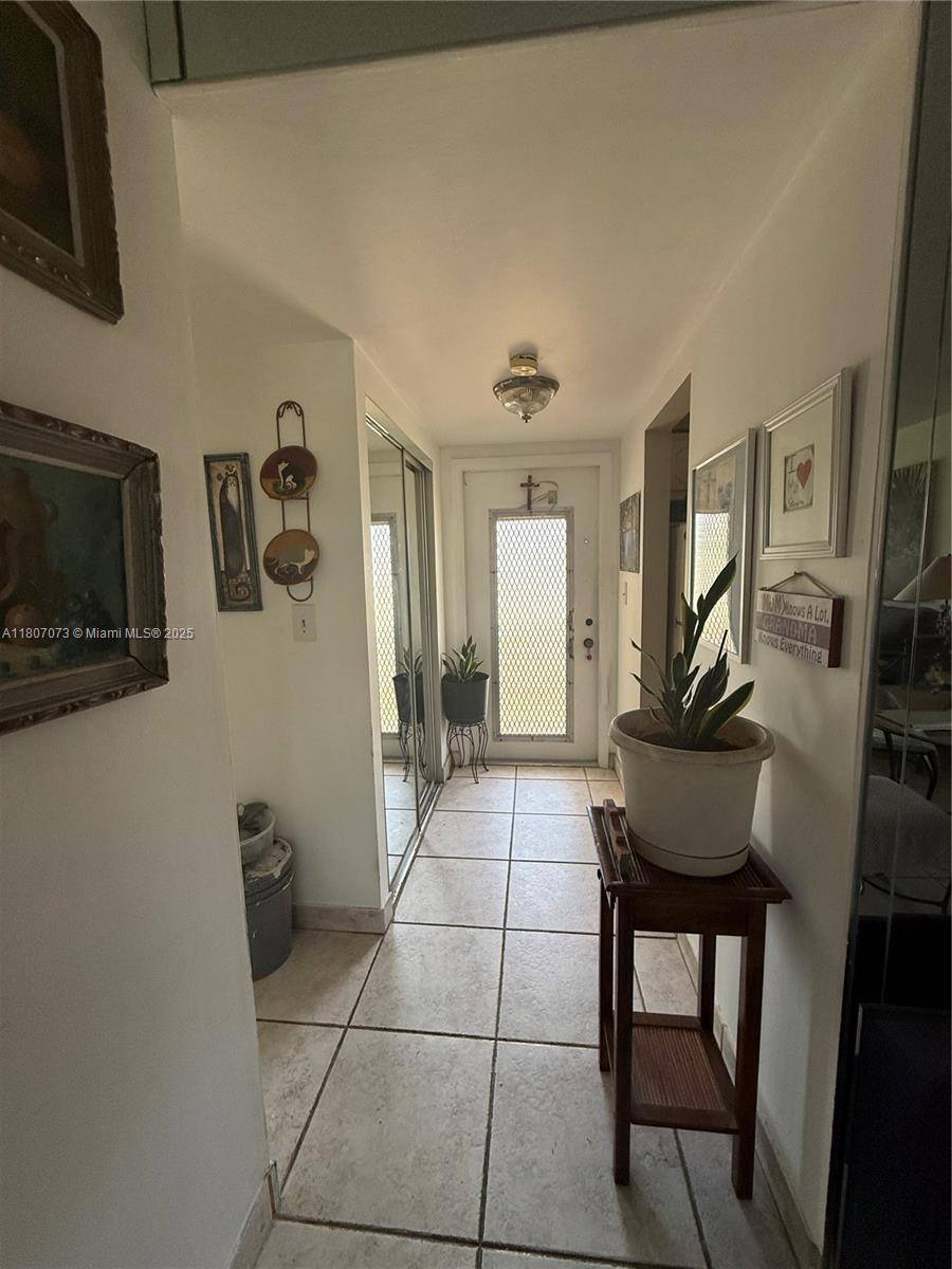 Sunrise, FL 33322,8021 N Sunrise Lakes Dr #206