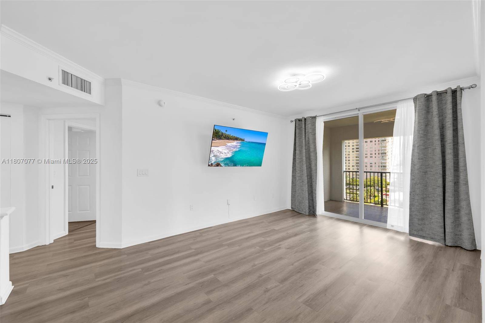 Sunny Isles Beach, FL 33160,17150 N Bay Rd #2814