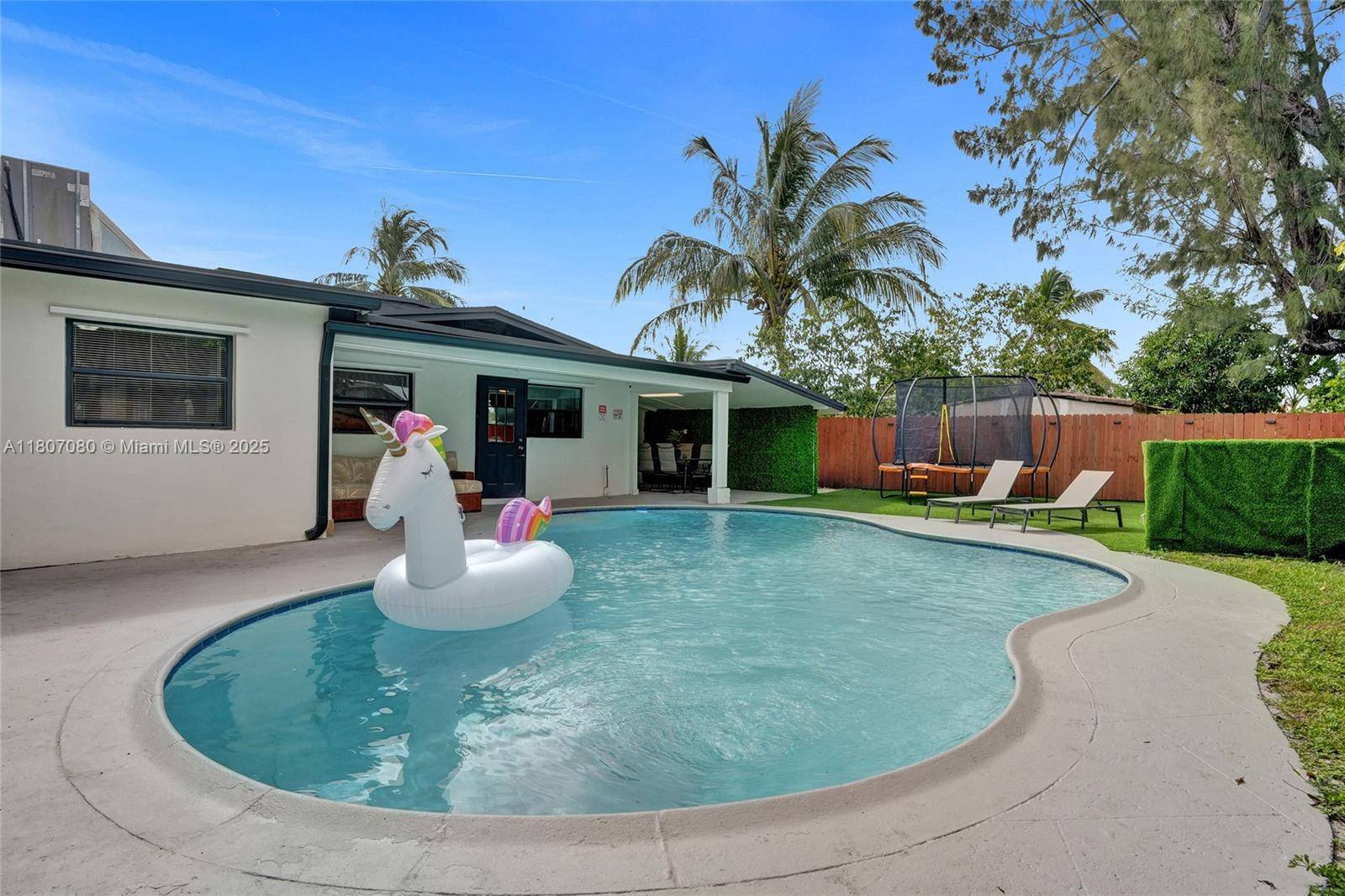 Hollywood, FL 33024,7531 Simms St