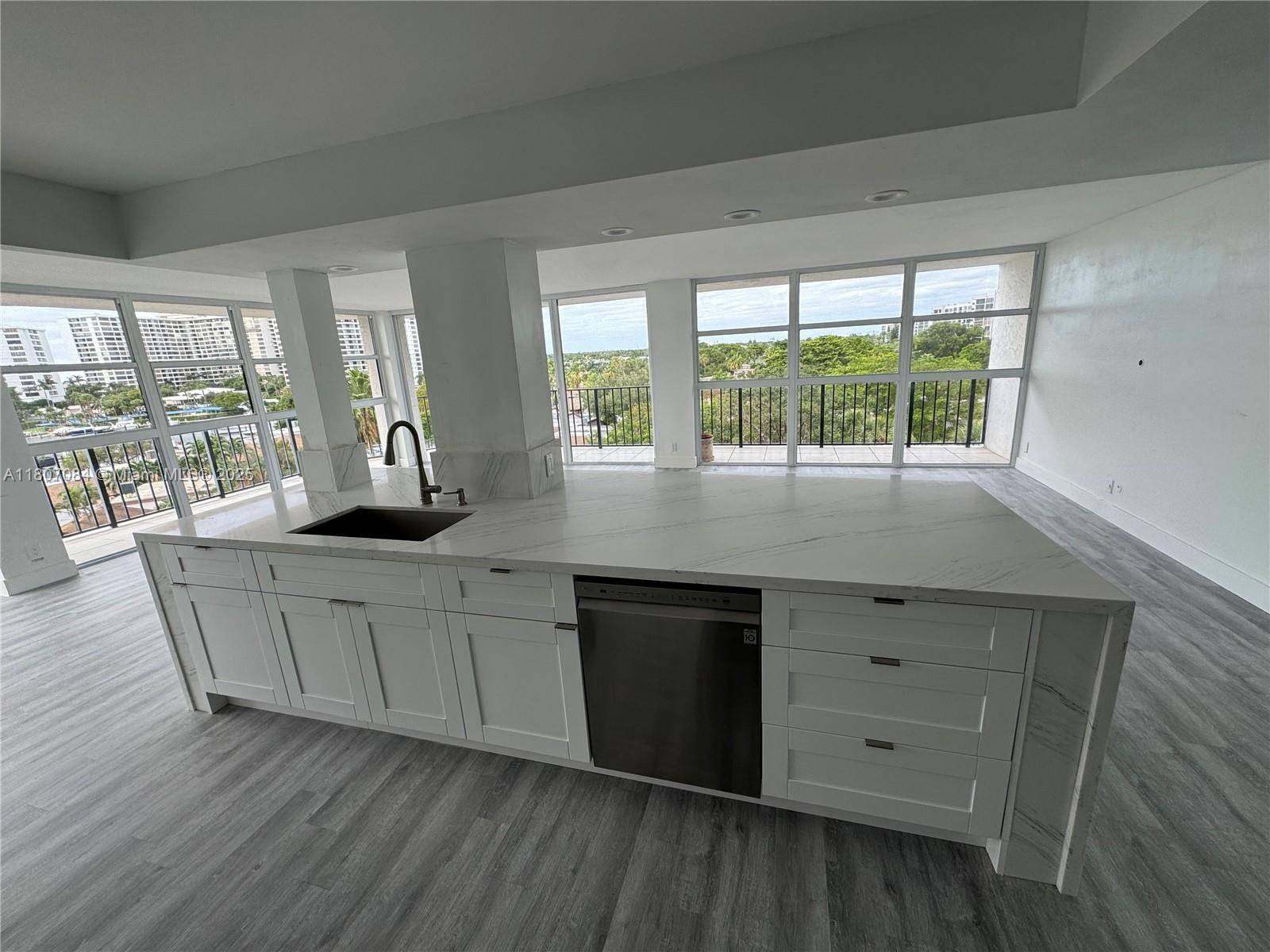 Hallandale Beach, FL 33009,200 Leslie Dr #631