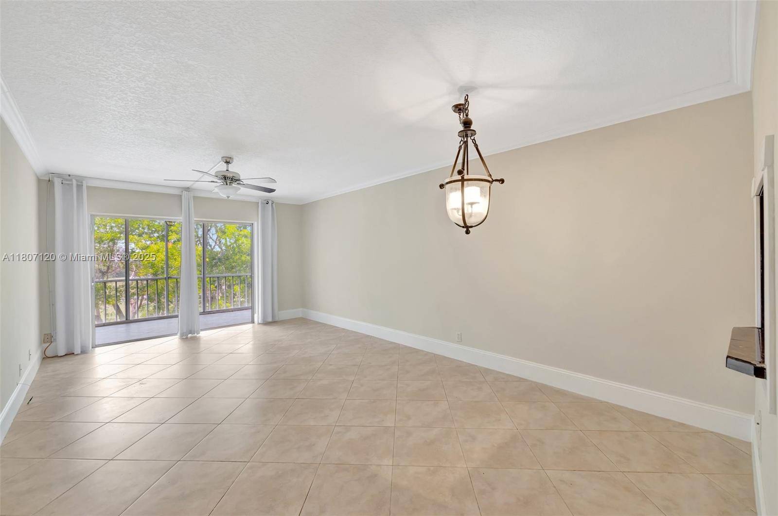 Margate, FL 33063,1055 Country Club Dr #406
