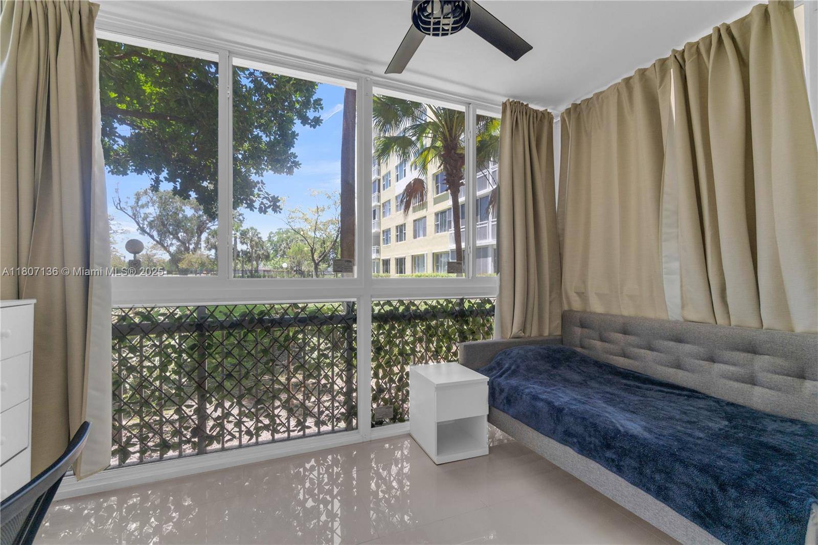 Hollywood, FL 33021,4400 Hillcrest Dr #107A