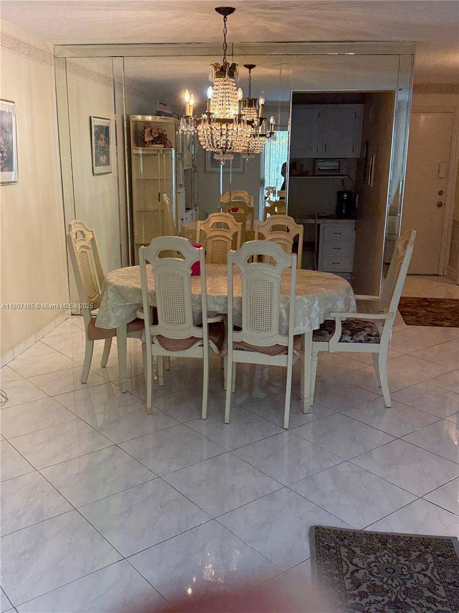 Miami, FL 33162,1395 NE 167th St #203