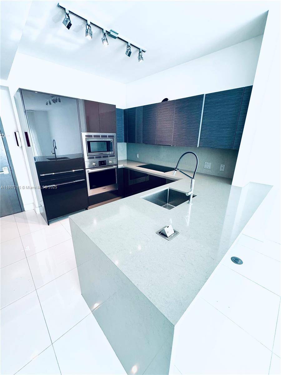 Miami, FL 33131,1080 Brickell Ave #3507