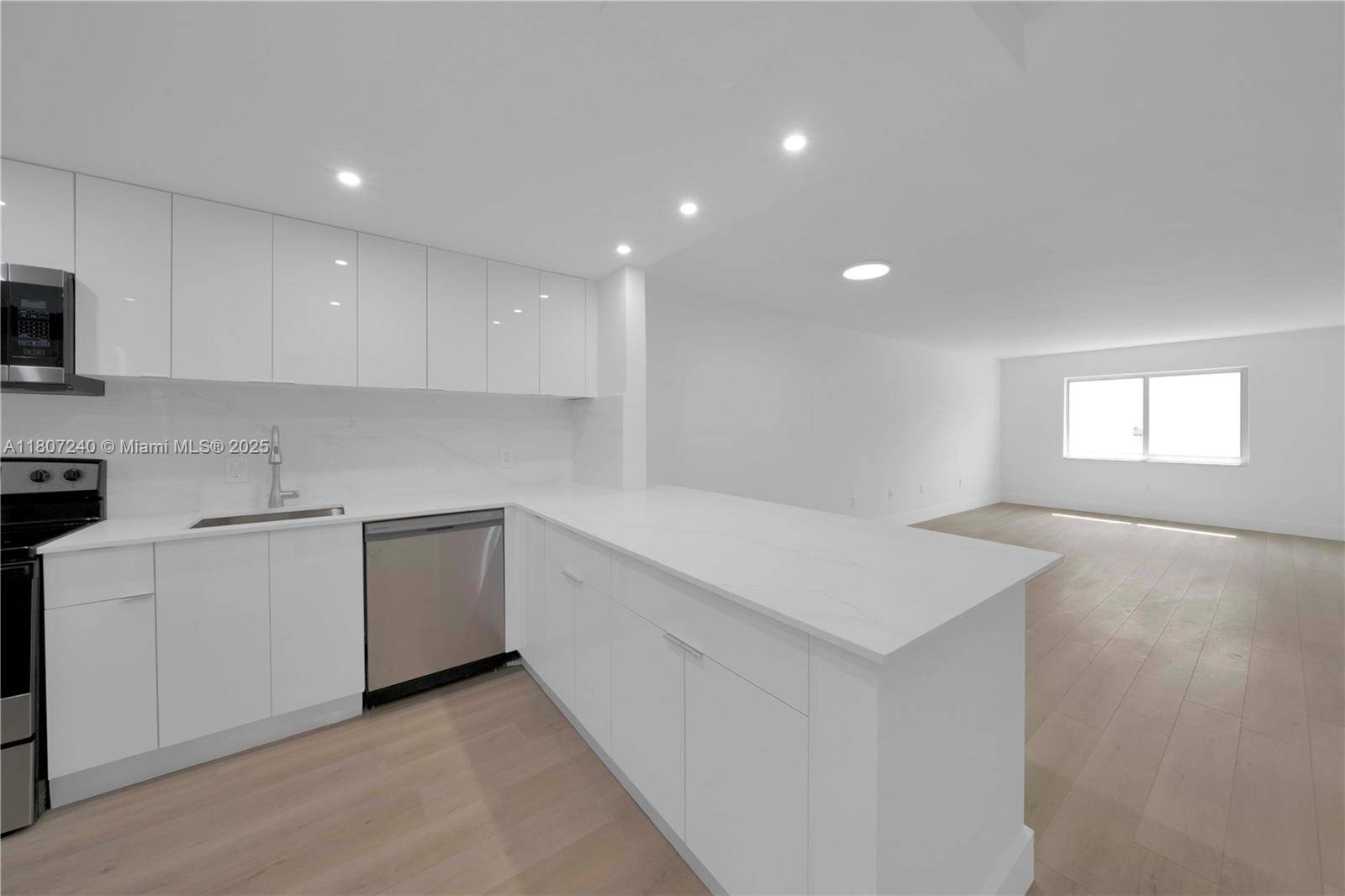 Key Biscayne, FL 33149,251 Galen Dr #316E