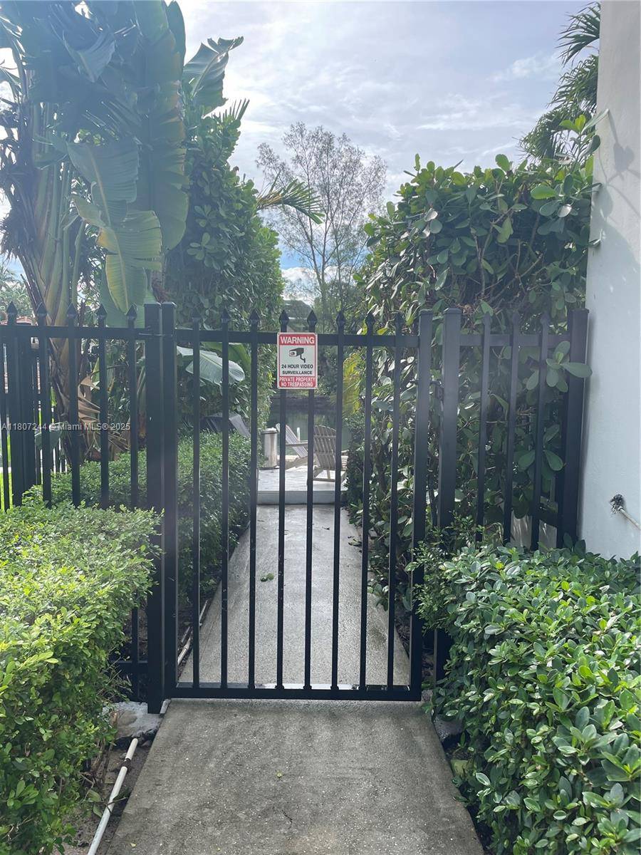 Miami Beach, FL 33140,3921 N Meridian Ave #3C