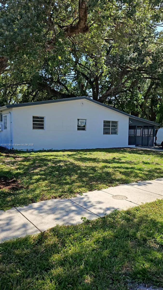 West Park, FL 33023,4110 SW 32nd Ct