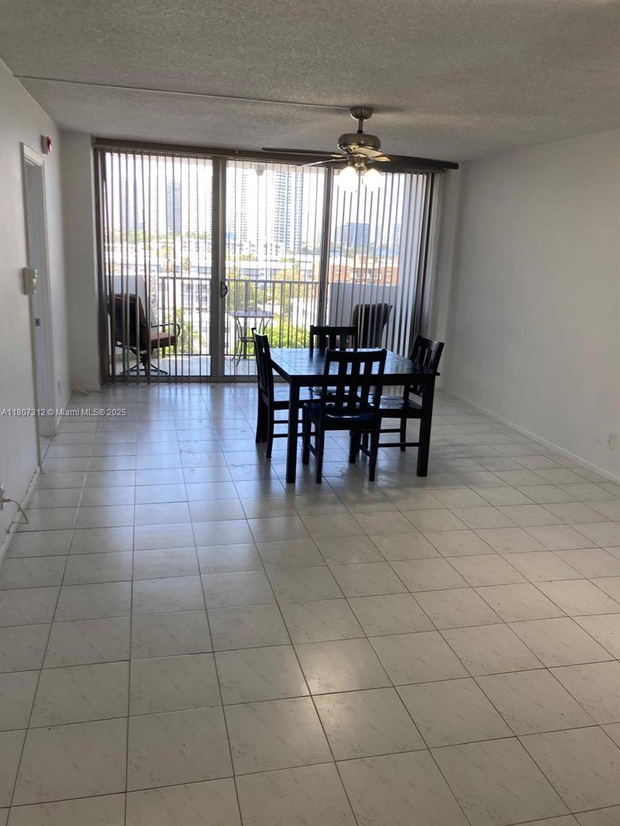 North Miami Beach, FL 33160,3703 NE 166th St #905