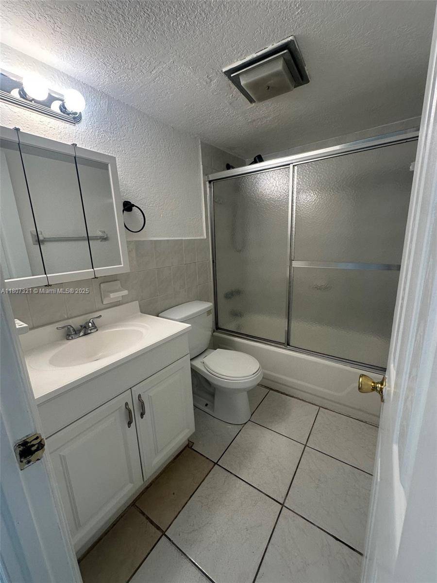 Hialeah, FL 33014,8003 W 6th Ave #J