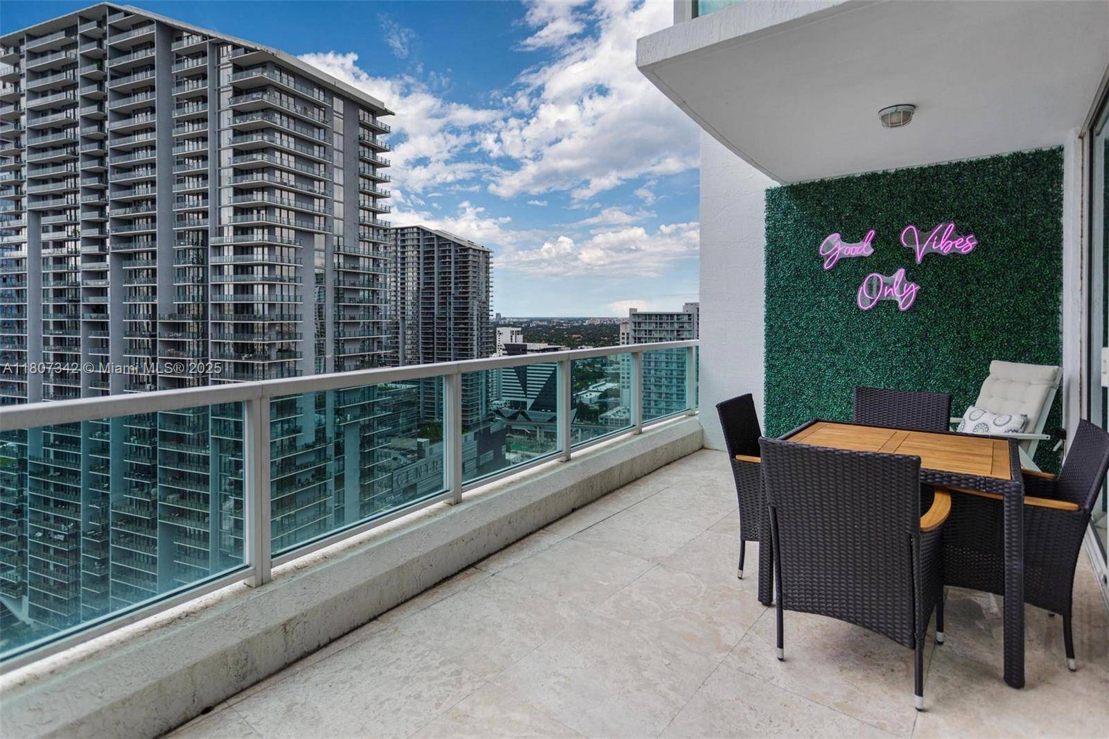 Miami, FL 33131,41 SE 5th St #2008