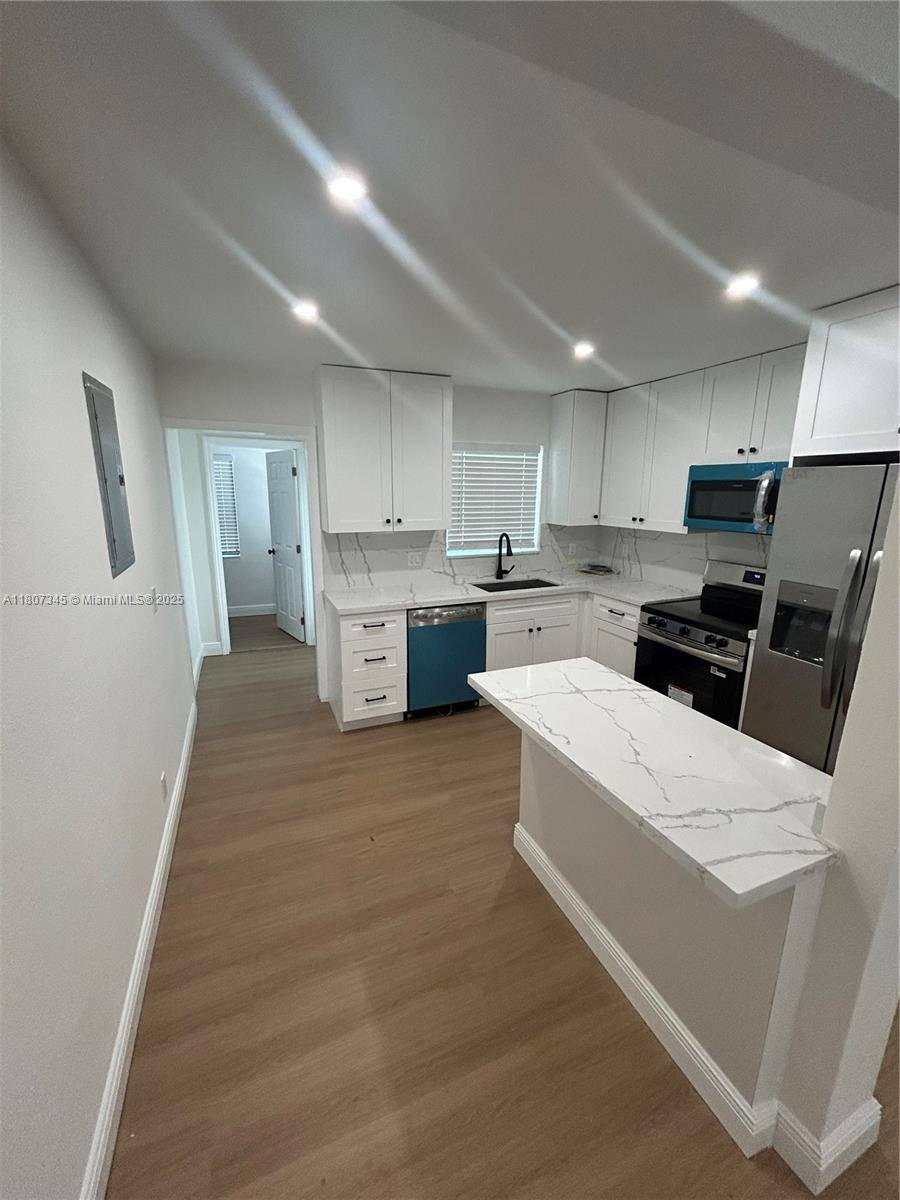 Fort Lauderdale, FL 33312,808 SW 15th Ave #0
