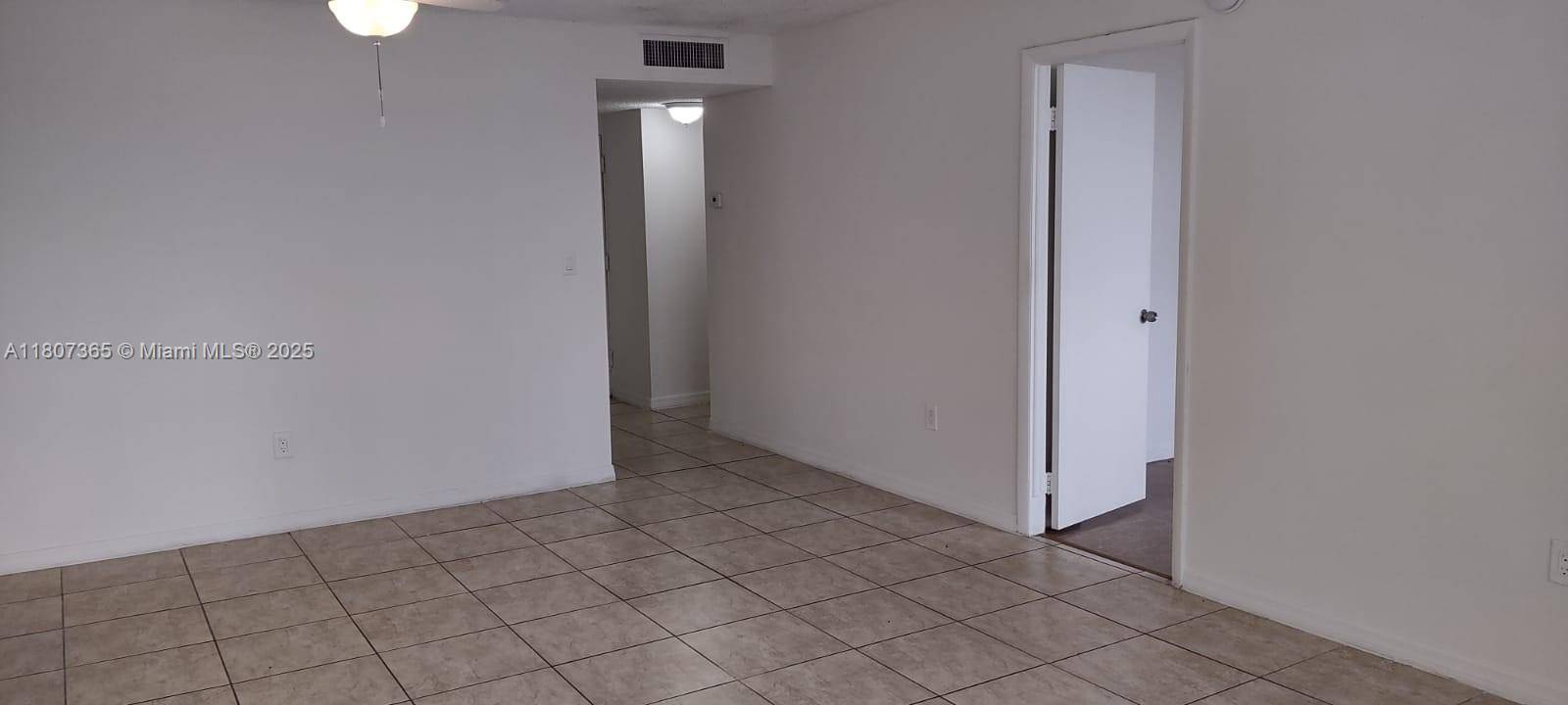Miami, FL 33169,15600 NW 7th Ave #418