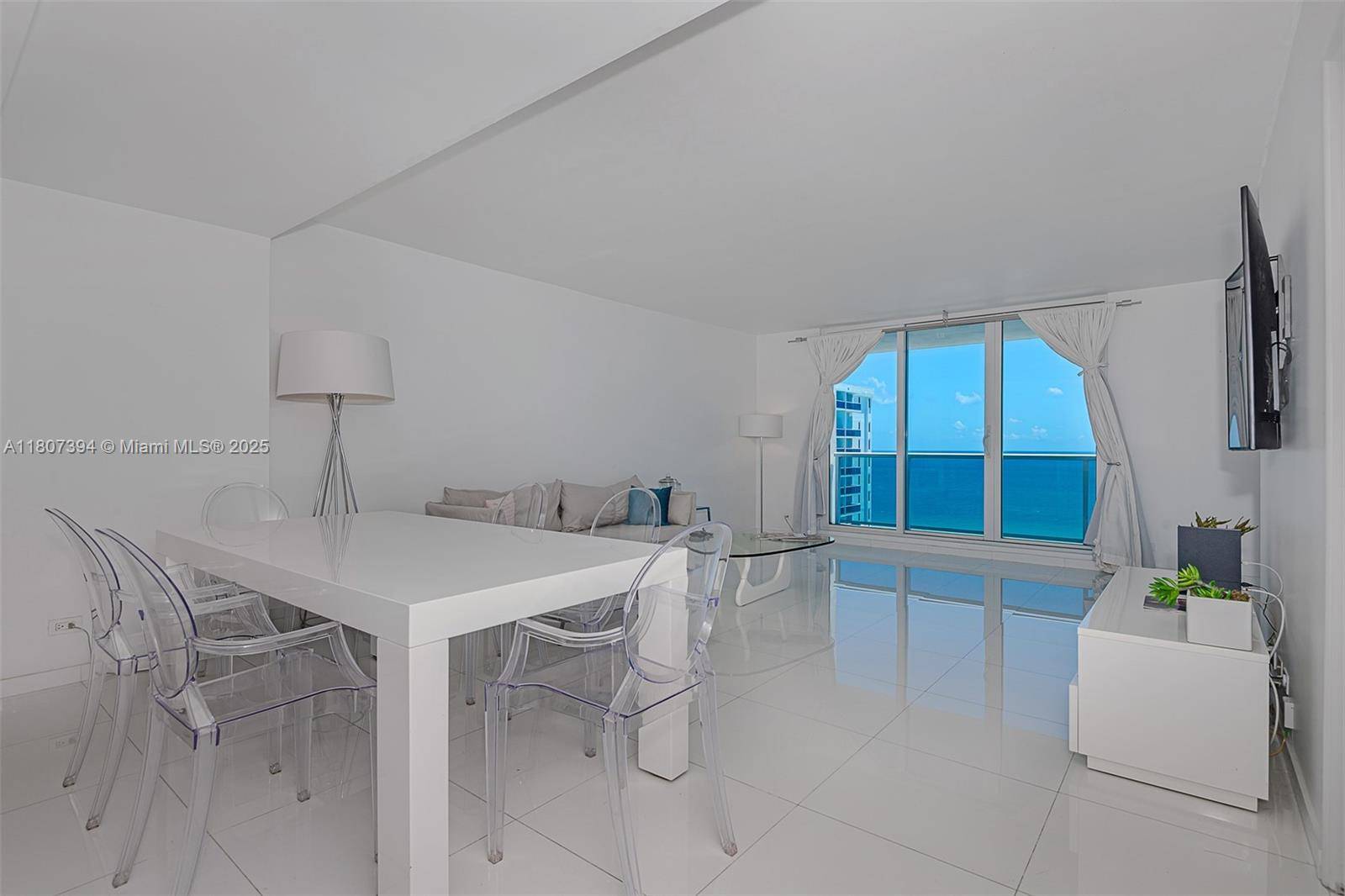 Miami Beach, FL 33139,2301 Collins Ave #1538