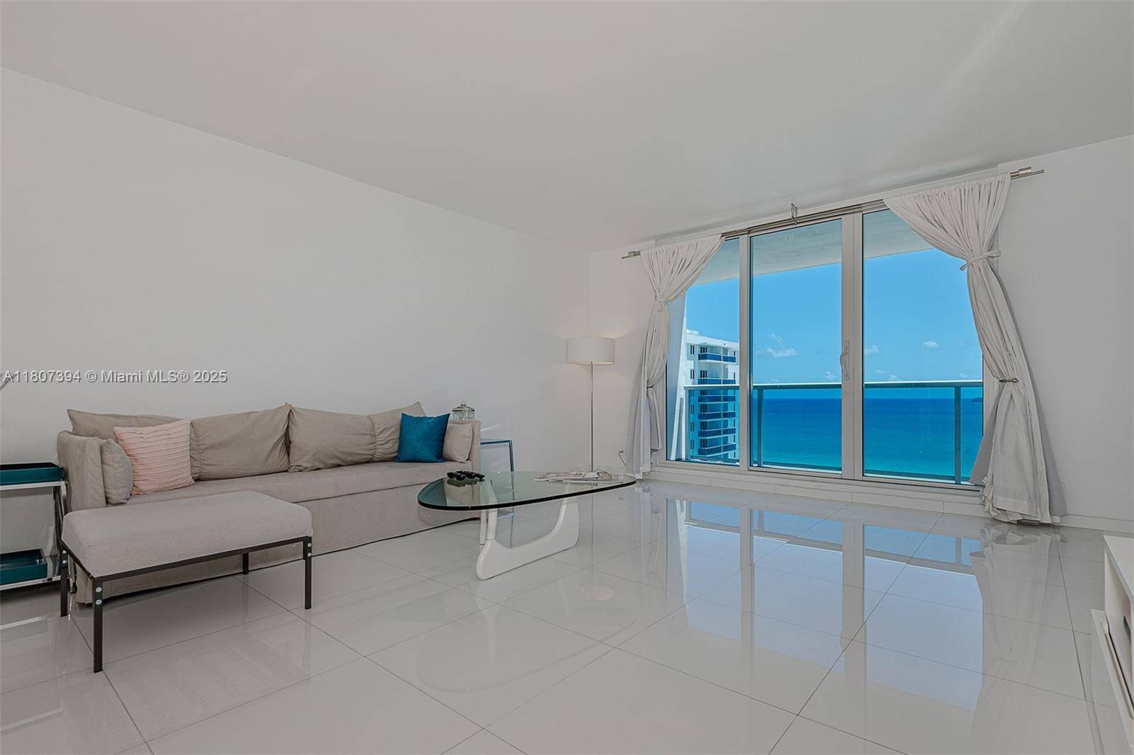 Miami Beach, FL 33139,2301 Collins Ave #1538