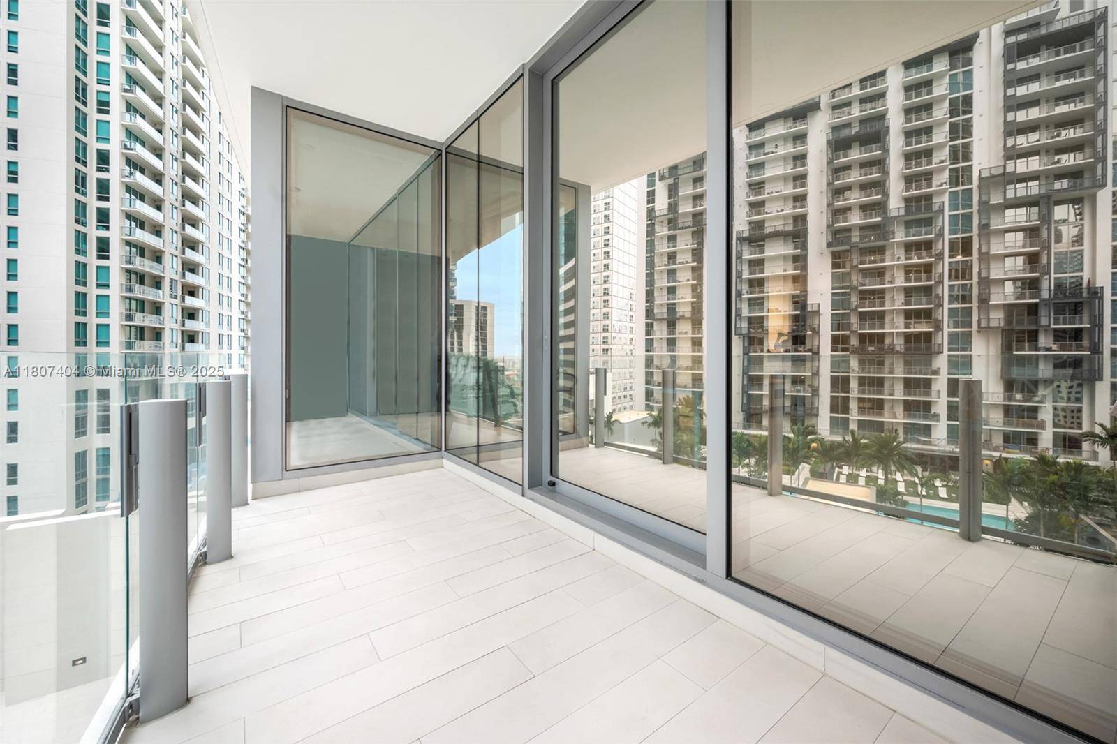 Miami, FL 33131,300 Biscayne Blvd Way #3509