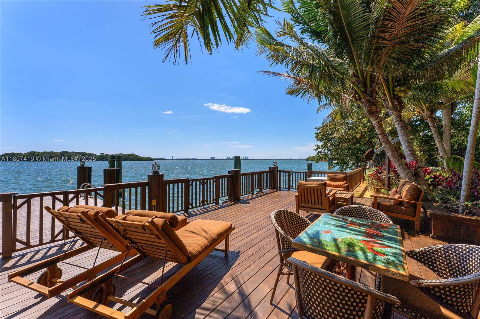 Miami, FL 33137,5725 N Bayshore Dr